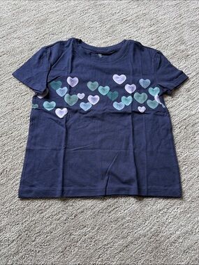 GAP Navy Tee with Pastel Heart Row
